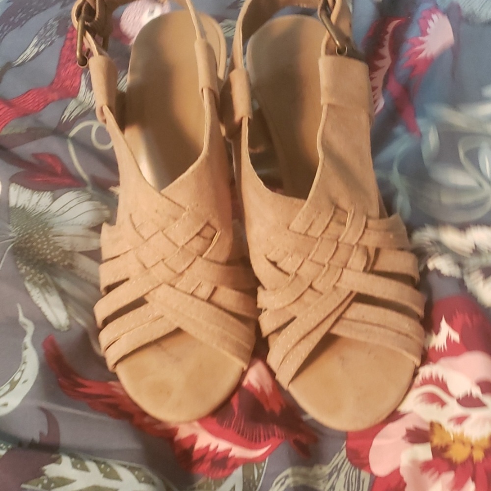 Forever 21 size 7 heels